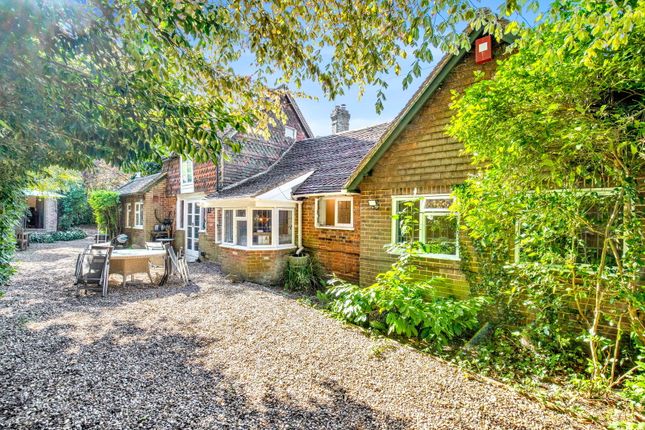 Green Hedges Avenue, East Grinstead RH19 3 bed detached bungalow for sale