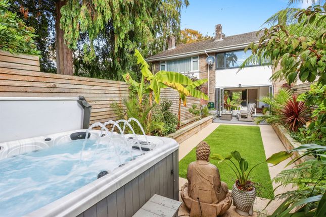 4 bedroom terraced house for sale