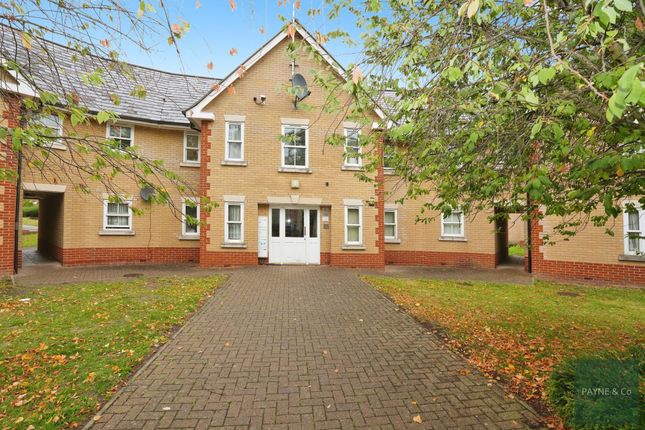 Monarch Way, Ilford, IG2 2 bed flat for sale