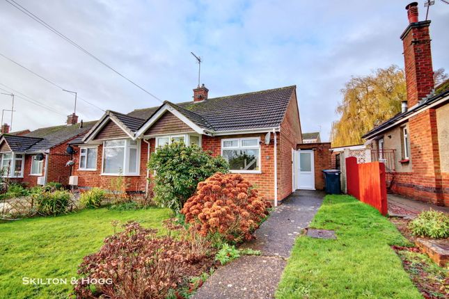 Mayfield Drive, Daventry NN11 3 bed semi