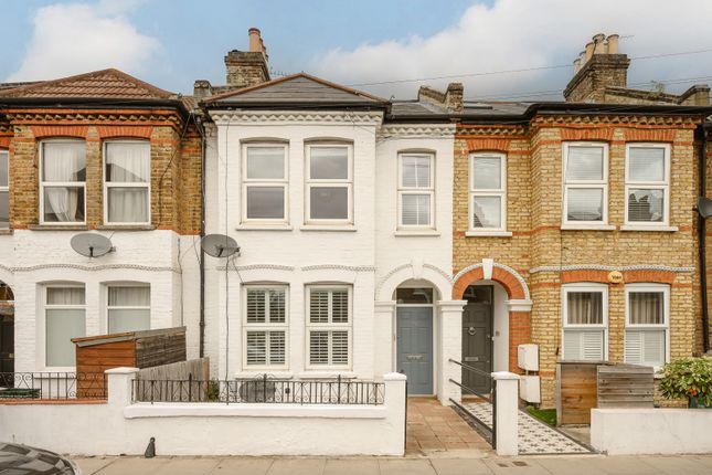 Quicks Road, London SW19 2 bed apartment for sale