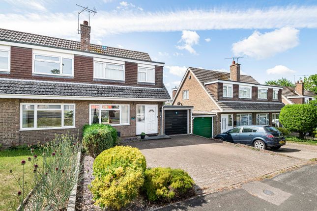 Greenfields Avenue, Alton, Hampshire 3 bed semi