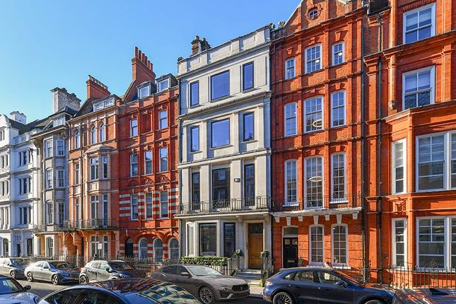 5 bedroom terraced house for sale
