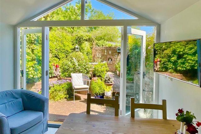 King Street, Arundel, West Sussex 2 bed terraced house for sale