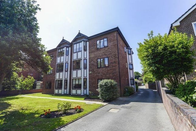 Ridgefield Court, Southport PR8 3 bed penthouse for sale