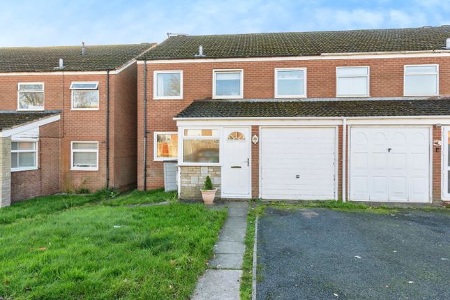 4 bedroom end of terrace house for sale