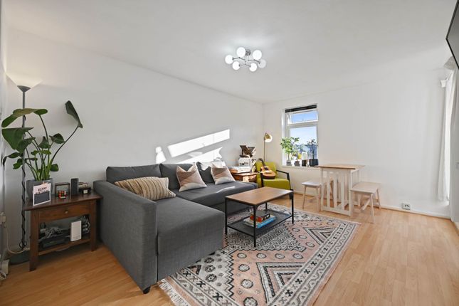 Shepherds Bush, London W12 1 bed flat for sale