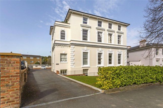 Parabola Road, Cheltenham 2 bed apartment for sale