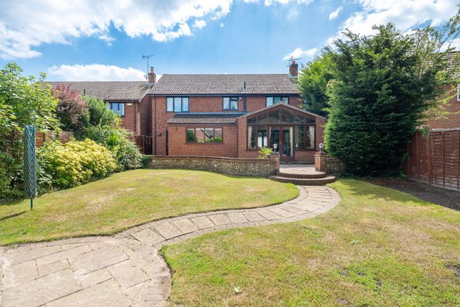 Oulton Road North, Lowestoft 4 bed detached house for sale