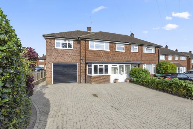 Castle Drive, Kemsing, TN15 5 bed semi