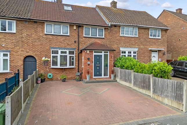 Oakley Drive, Romford, RM3 3 bed terraced house for sale