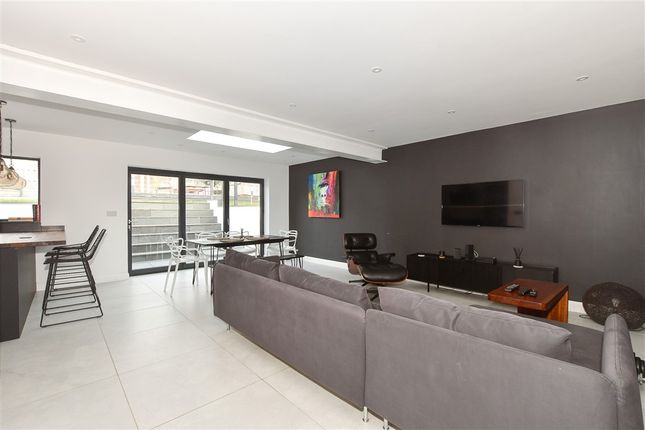 3 bed detached bungalow