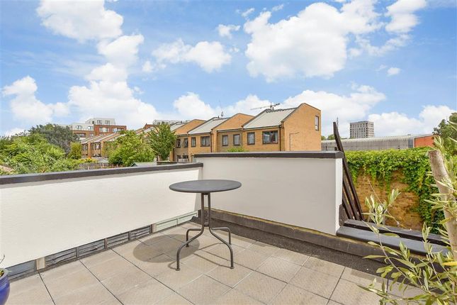 Victoria Road, Walthamstow 1 bed apartment for sale