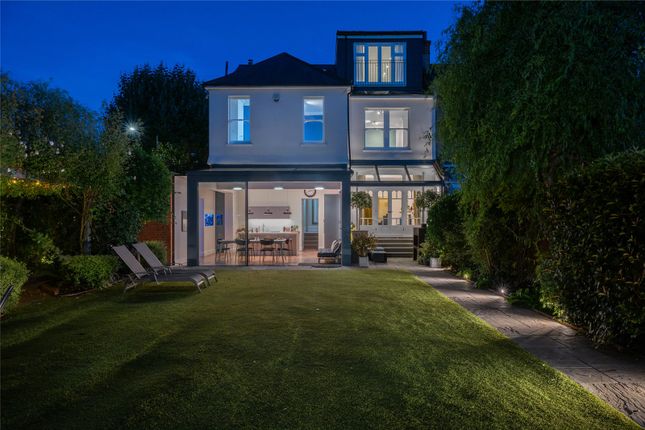 The Mall, London, N14 4 bed end of terrace house for sale