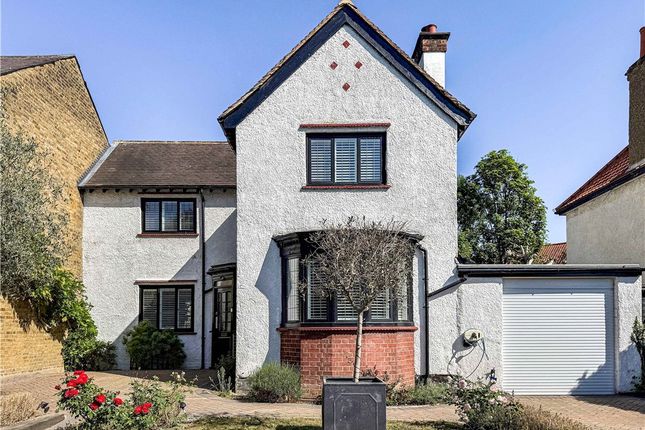 Kneller Road, Twickenham, TW2 3 bed semi