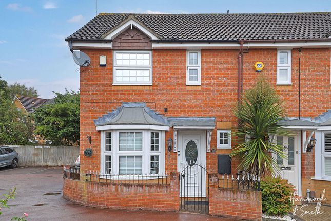 Tewkesbury Close, Loughton IG10 2 bed terraced house for sale