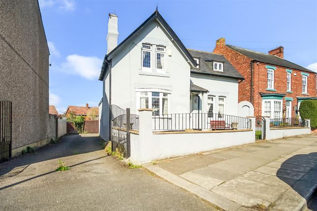 Stockton Road, Darlington 3 bed detached house for sale