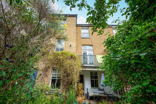 Moreton Road, Worcester Park, KT4 3 bed semi