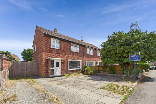 Blyth Avenue, Thatcham, Berkshire, RG19 3 bed semi
