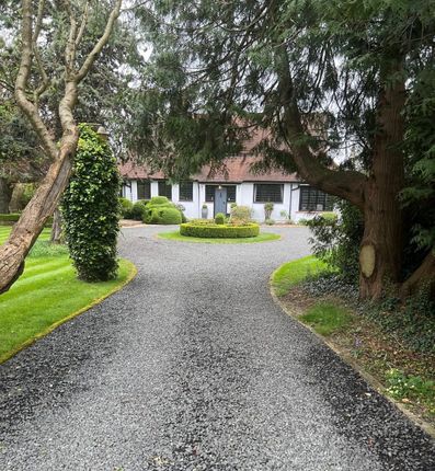 Milestone Avenue, Charvil, Berkshire 4 bed detached house for sale