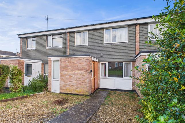 Queens Crescent, Chippenham SN14 3 bed terraced house for sale