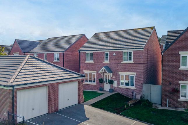 Kestrel Road, Barnsley S75 4 bed detached house for sale