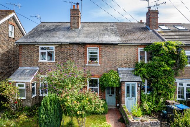 Station Road, Lingfield, RH7 2 bed terraced house for sale