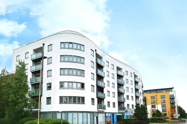 Loates Lane, Hertfordshire WD17 2 bed flat for sale