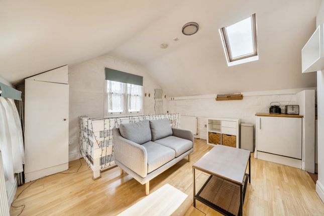 Uxbridge Road, London 1 bed maisonette for sale