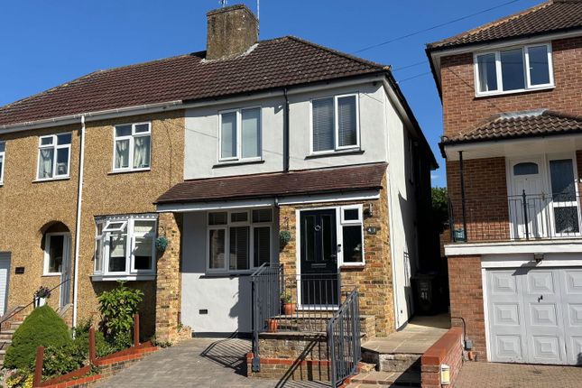 West Valley Road, Hemel Hempstead HP3 3 bed semi