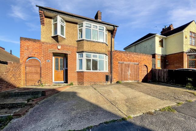 Neville Road, Luton, Bedfordshire... 3 bed detached house for sale