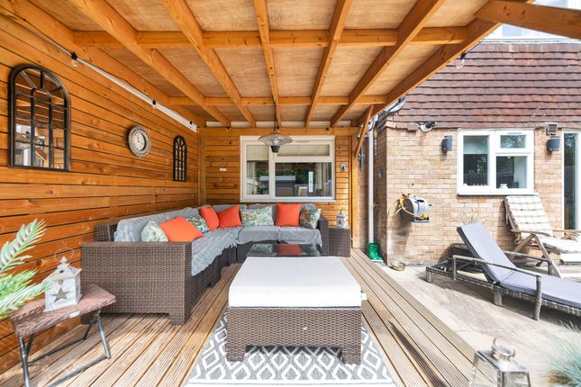 Flambards Close, Royston SG8 3 bed link detached house for sale