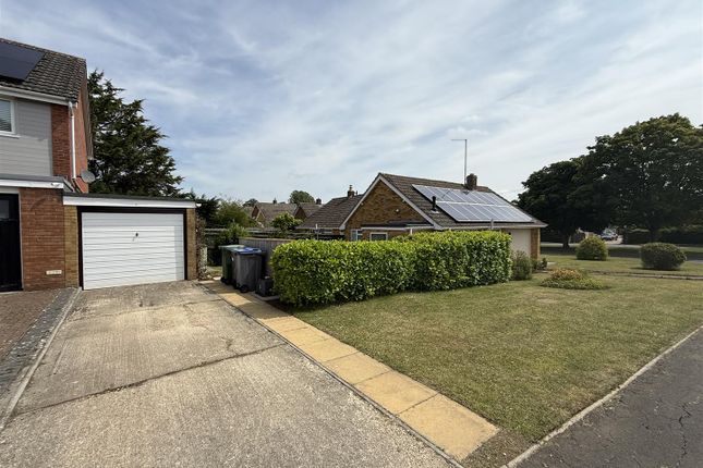 2 bedroom semi-detached bungalow for sale