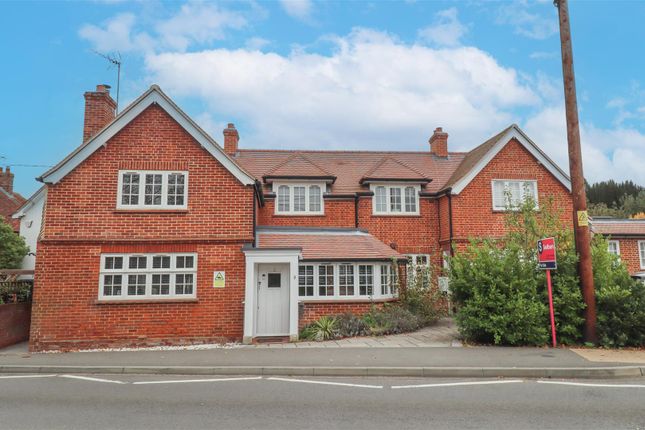 Alton Road, Odiham RG29 2 bed terraced house for sale