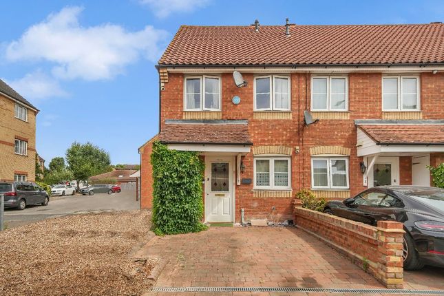 Romford RM6 3 bed terraced house for sale