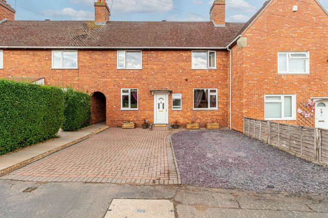 Newburgh Crescent, Warwick CV34 4 bed terraced house for sale
