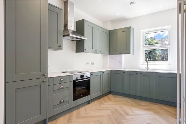 Sylvan Avenue, London, N22 2 bed apartment for sale