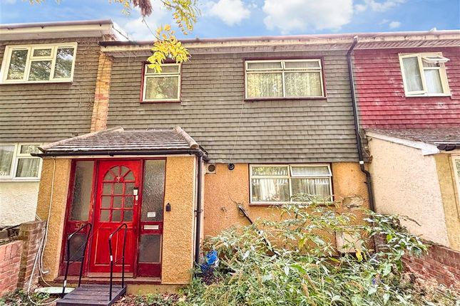 Oak Bank, New Addington, Croydon, Surrey 3 bed terraced house for sale