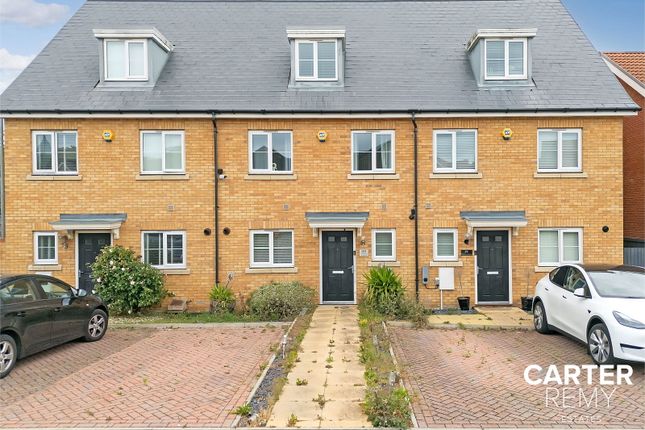 Warwick Crescent, Basildon, SS15 4 bed townhouse for sale