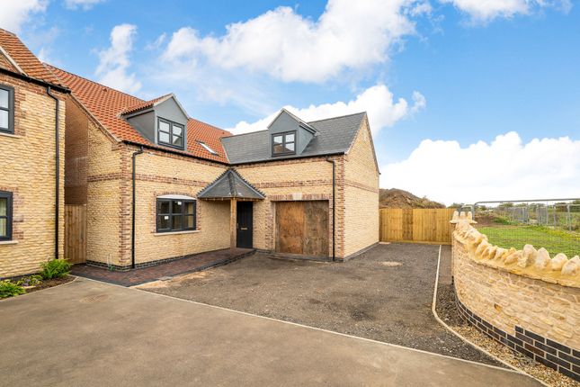 Cleveland Avenue, North Hykeham, LN6 5 bed detached bungalow for sale
