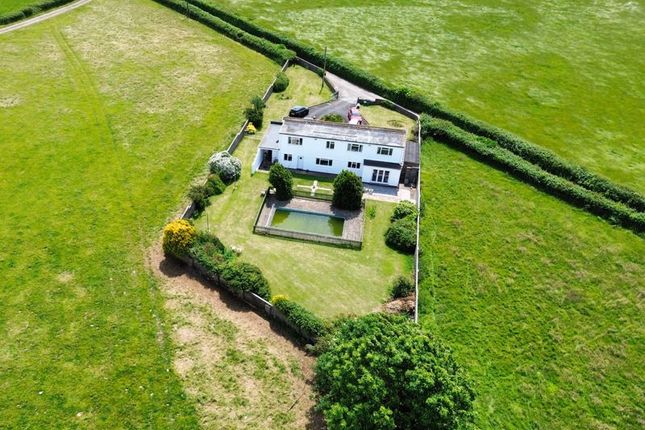 4 bedroom detached bungalow for sale