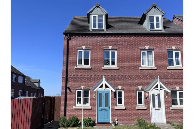 3 bedroom semi-detached house for sale