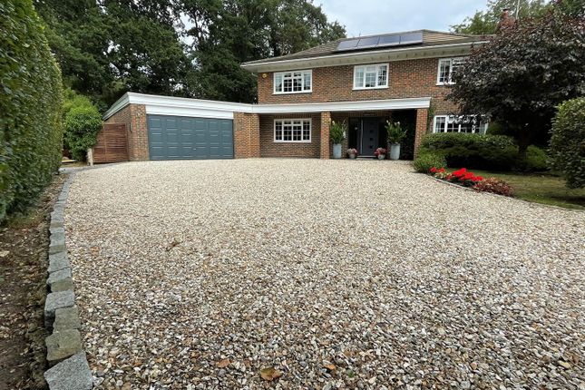 Badger Way, Farnham GU10 5 bed detached house for sale