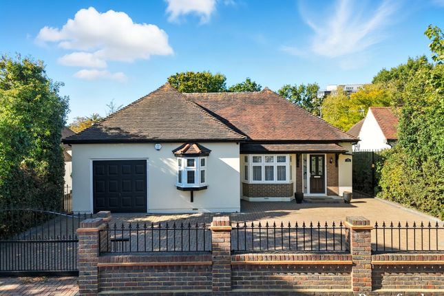 Haynes Road, Hornchurch, RM11 2 bed bungalow for sale