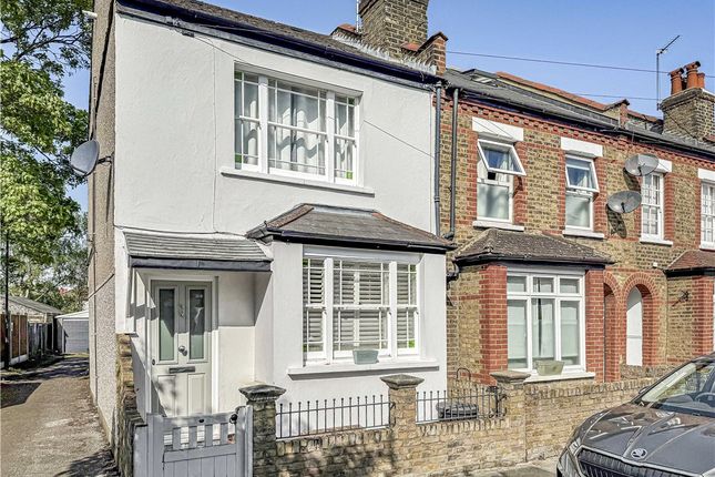 Seaton Road, Twickenham, TW2 3 bed end of terrace house for sale