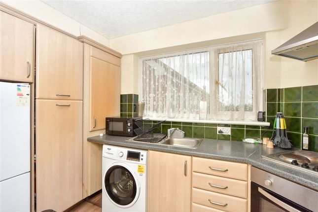 London Road, Sittingbourne, Kent 2 bed flat for sale