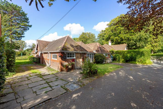 Great Woodcote Drive, Purley CR8 3 bed detached bungalow for sale