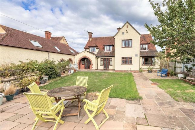 6 bedroom detached house for sale