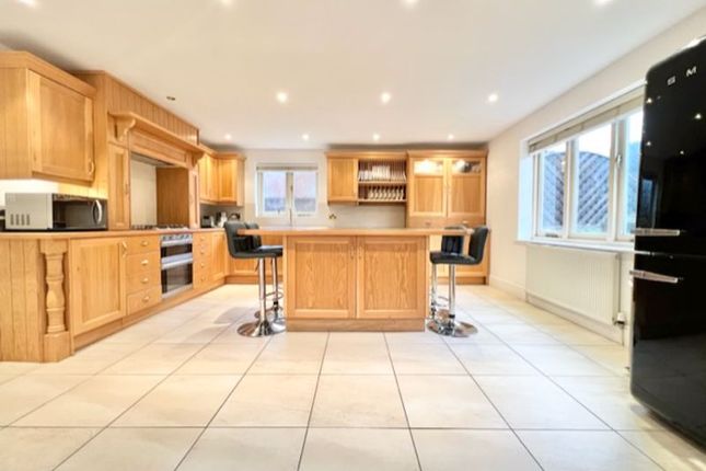 BRIGG ROAD, CAISTOR 6 bed detached house for sale