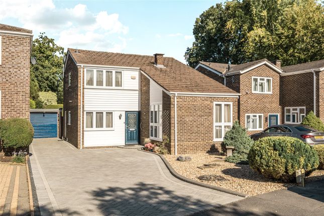 Lightwater Meadow, Surrey GU18 4 bed detached house for sale